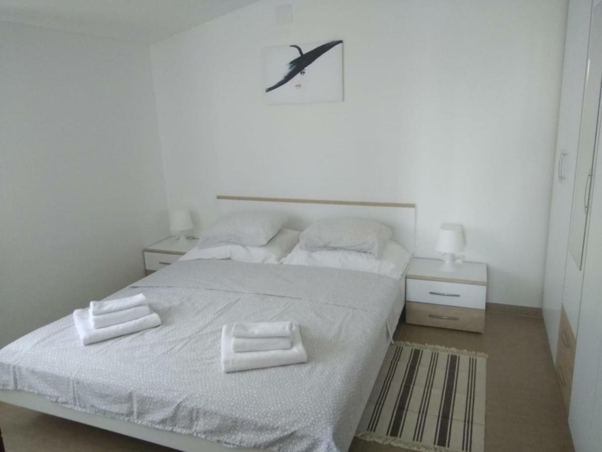 Apartment Leon & Grga Sibuljina Bagian luar foto